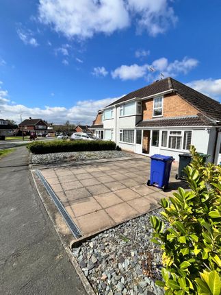 3 bed property, in Lychgate Avenue DY9, £395,000