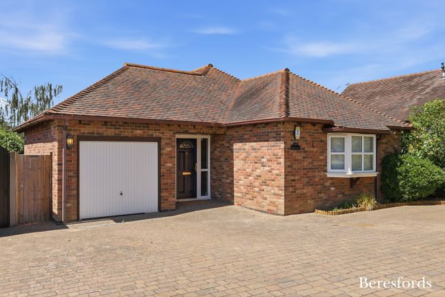 3 bed property, in Lower Road, £725,000