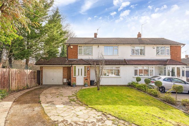 4 bed property, in Crown Close, £695,000