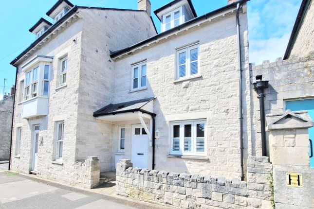 4 bed property, in Easton Square, £320,000