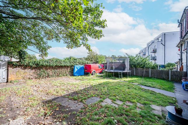 3 bed property, in Nightingale Place, £575,000