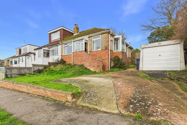 2 bed property, in Valley Road, £340,000