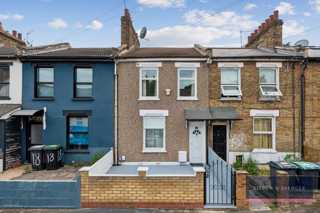 3 bed property, in Spencer Road, £600,000