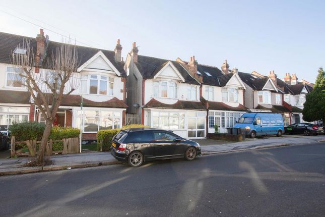2 bed property, in Galpins Road, £342,000