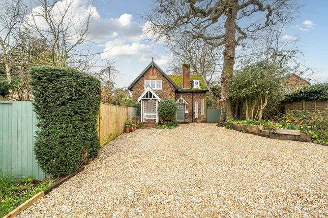 3 bed property, in Clamp Hill, £825,000
