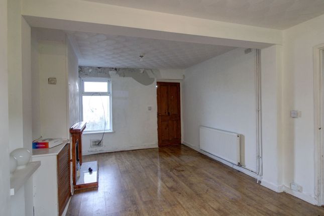 2 bed property, in King Street, £150,000
