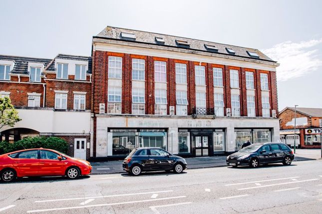 2 bed property, in Holdenhurst Road, £160,000