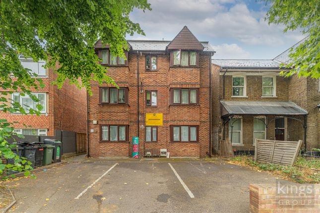 2 bed property, in Northumberland Park., £300,000