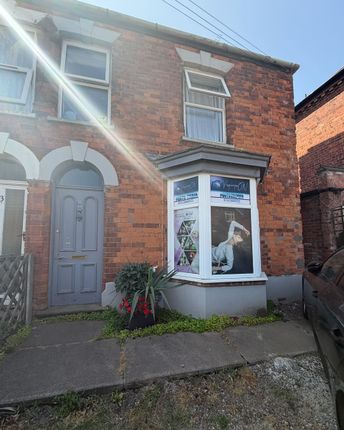 3 bed property, in Tower Road, £160,000