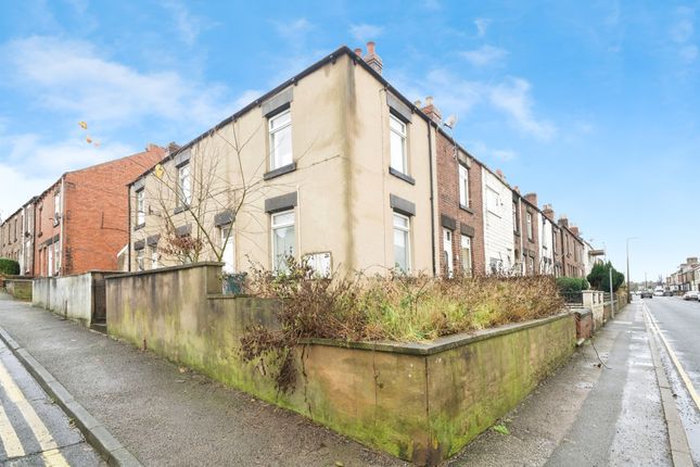 2 bed property, in York Street, £20,000