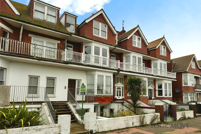 2 bed property, in Royal Parade, £170,000
