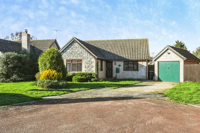 3 bed property, in Orchard Way, £280,000