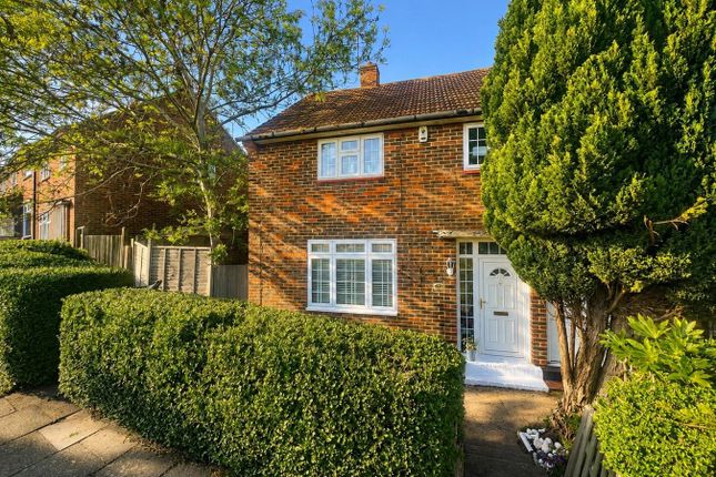 3 bed property, in Leesons Hill, £470,000