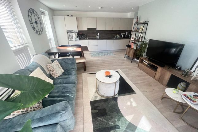 2 bed property, in Perryfield Way, £485,000