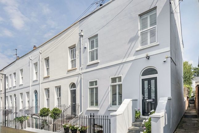 4 bed property, in Suffolk Street, £679,950