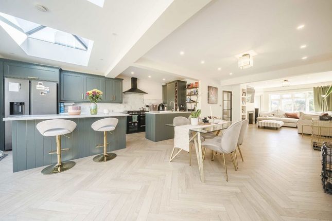 3 bed property, in Cloister Road, £950,000