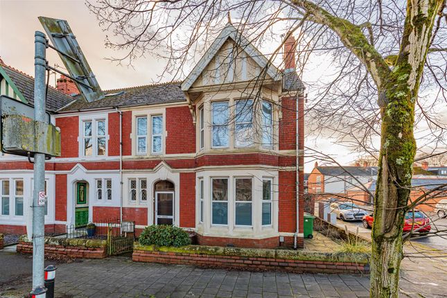 2 bed property, in Marlborough Road, £250,000