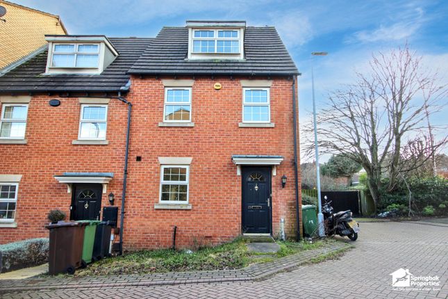 3 bed property, in Renaissance Drive, £215,000