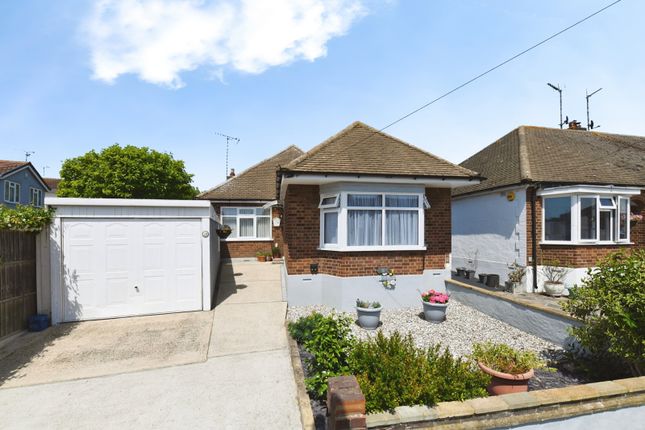 3 bed property, in Burfield Road, £525,000