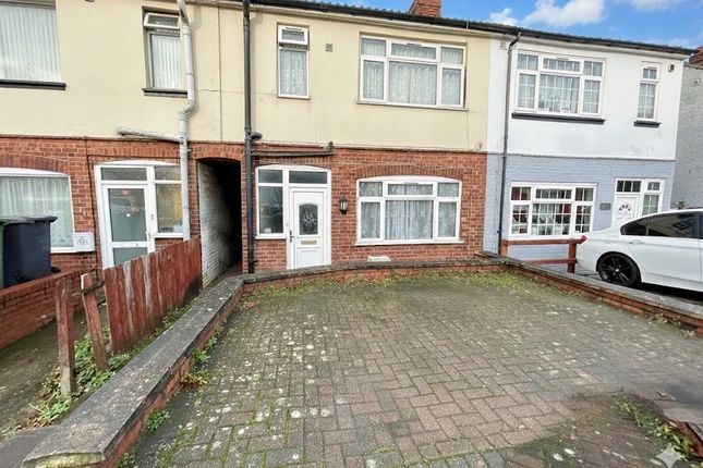 3 bed property, in Dunstable Road, £300,000