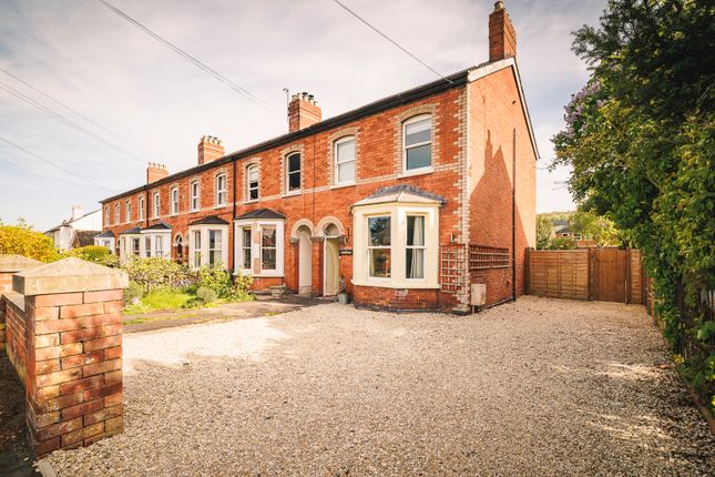 3 bed property, in Weston Grove, £425,000