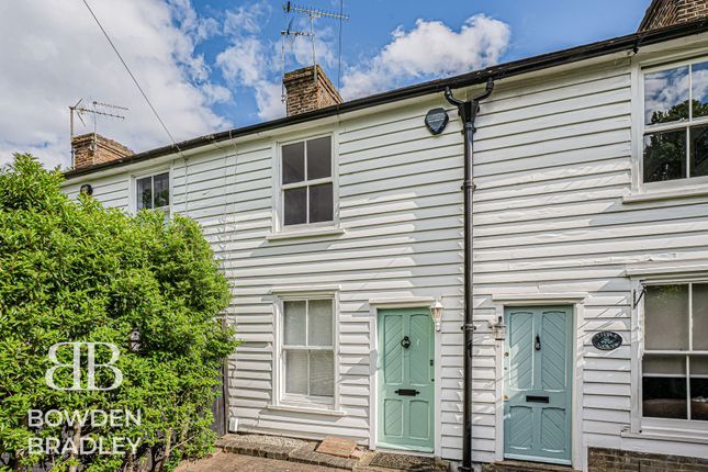 2 bed property, in Manor Road, £375,000