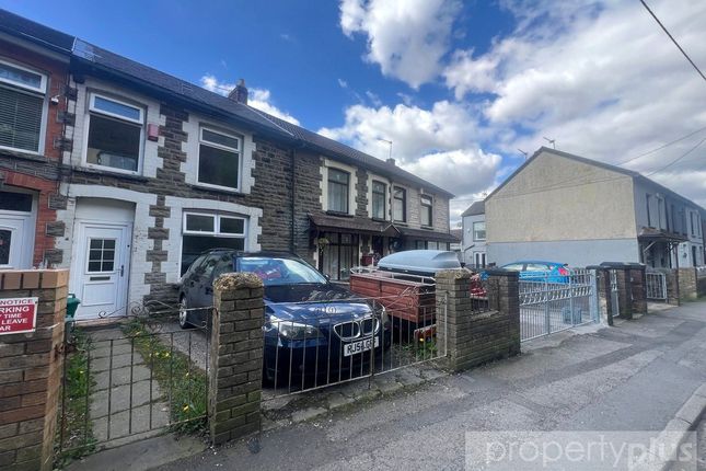 3 bed property, in Gwenfron Terrace, £115,000