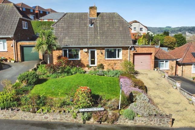 2 bed property, in Staunton Road, £305,000