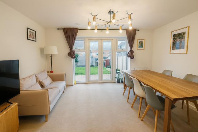 3 bed property, in Greenham Avenue, £500,000