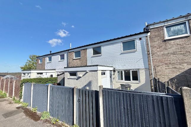 3 bed property, in Dowfin Kinsey Road, £130,000
