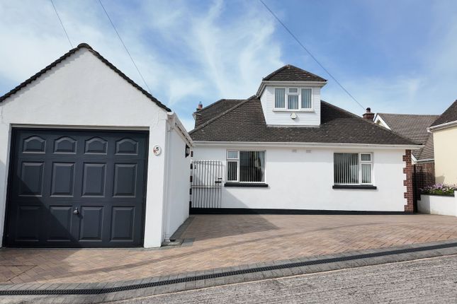 4 bed property, in St. Lukes Road, £415,000