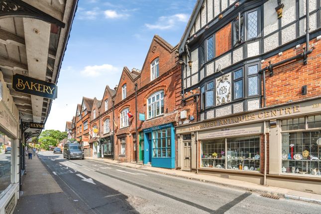 1 bed property, in High Street, £175,000