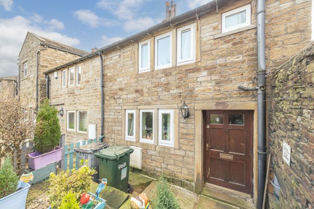 1 bed property, in New Hey Road, £95,000