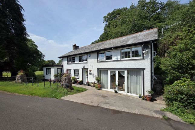 4 bed property, in Lower Common, £625,000