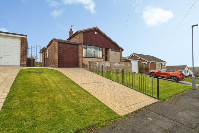 3 bed property, in Laburnum Avenue, £320,000