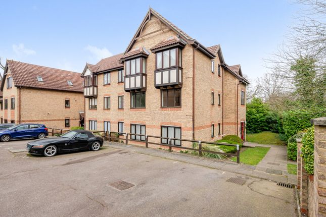 1 bed property, in Durham Avenue, £250,000