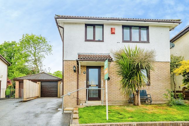 4 bed property, in Woodstock Gardens, £350,000
