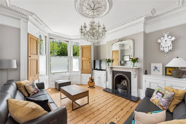 5 bed property, in Kings Crescent, £1,895,000