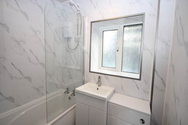 4 bed property, in Brook Row, £164,950