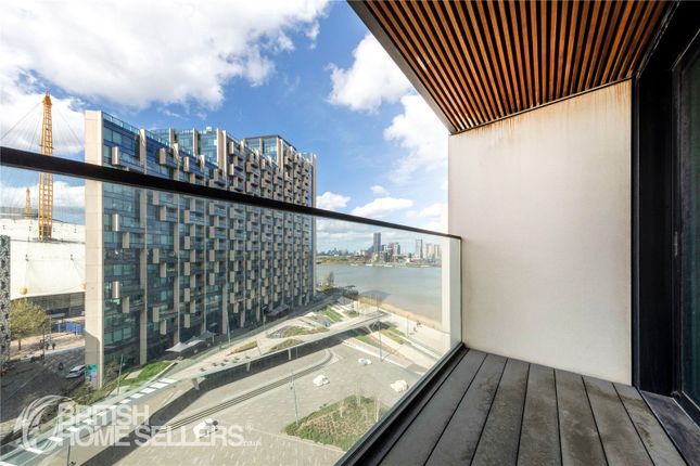 2 bed property, in Cutter Lane, £765,000