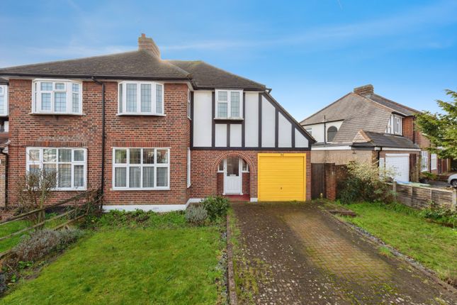 3 bed property, in Redway Drive, £800,000