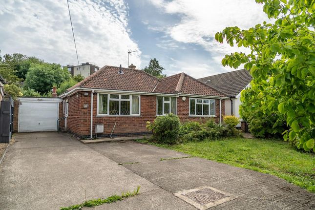 3 bed property, in Howe Hill Close, £400,000