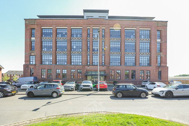 1 bed property, in Flat 1/9, £140,000