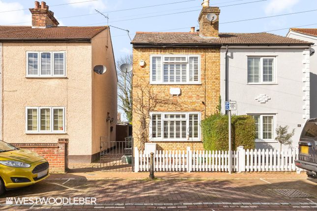 2 bed property, in Lea Road, £385,000
