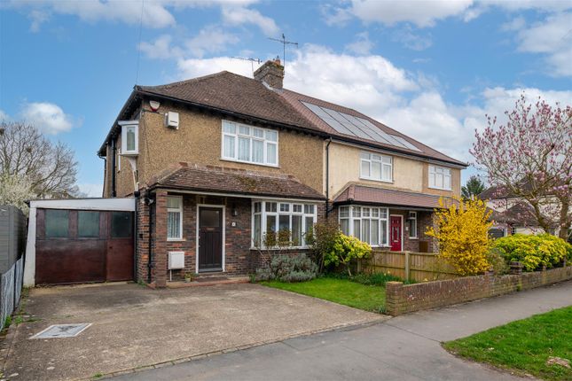 3 bed property, in Hevers Avenue, £475,000