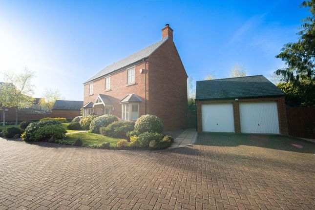 4 bed property, in Bridge Walk, £625,000