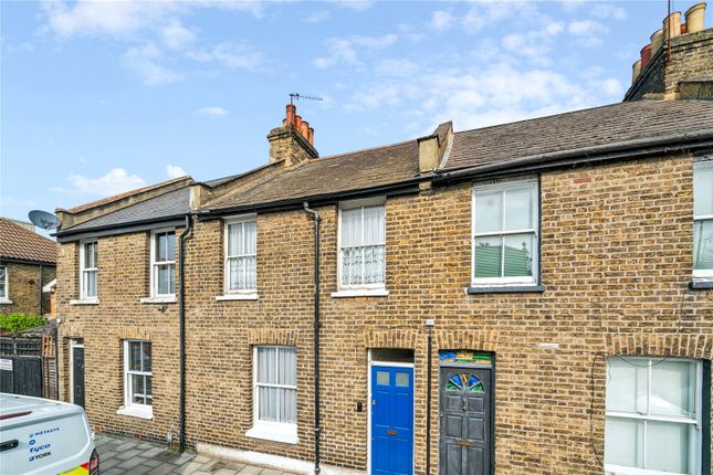 2 bed property, in Groton Road SW18, £625,000