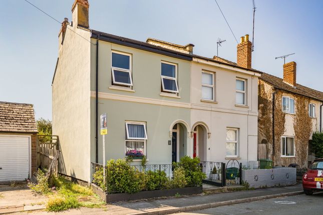 2 bed property, in Alstone Croft, £350,000