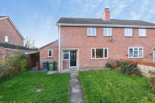 3 bed property, in The Courtlands, £210,000