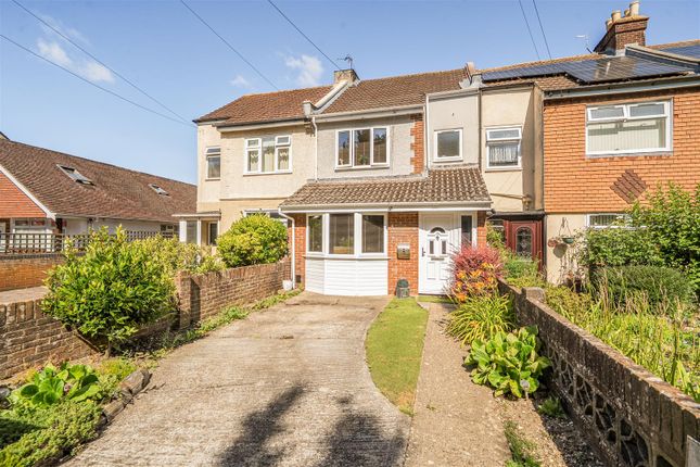3 bed property, in Foxbury Lane, £285,000